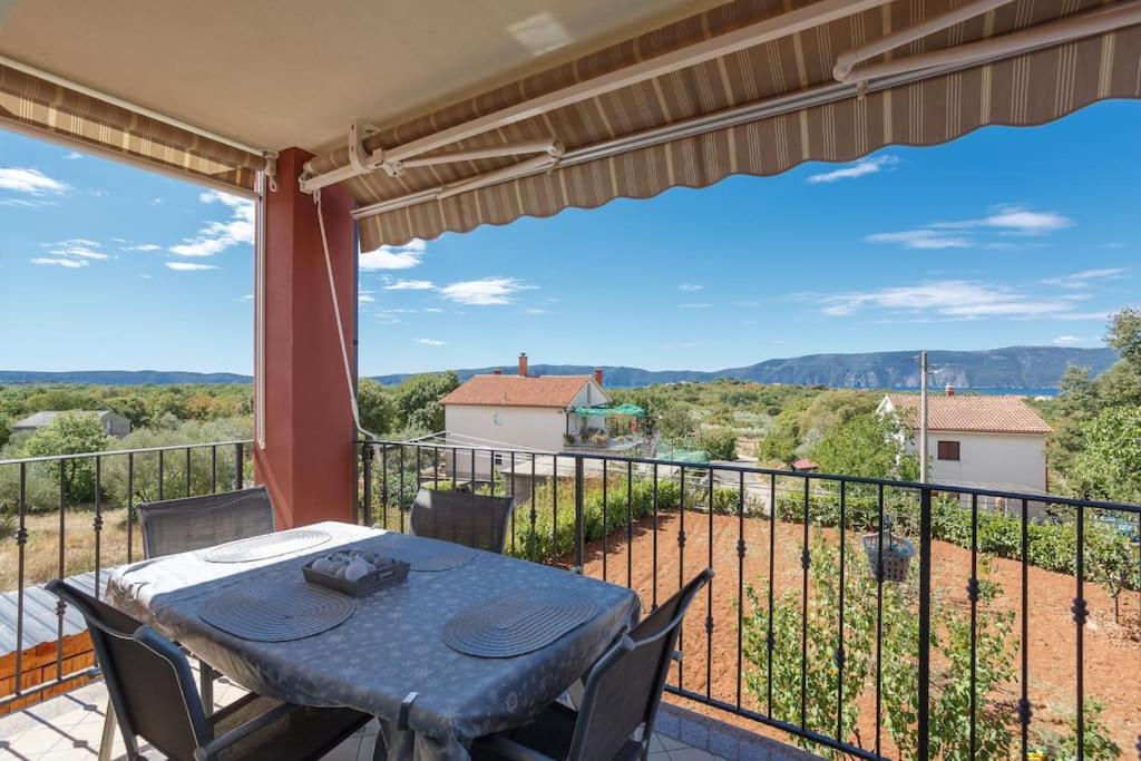 Family Village Apartment Vrh  外观 照片