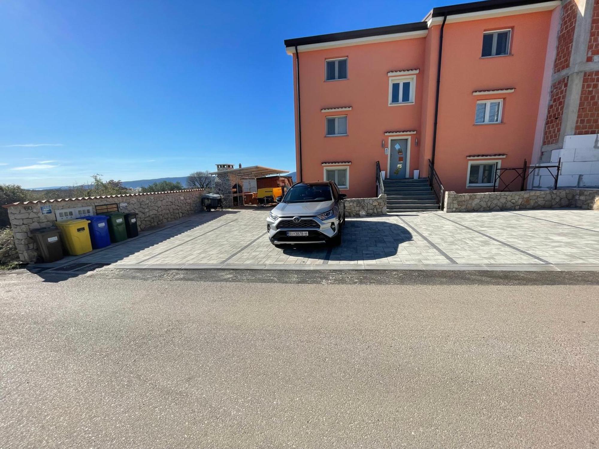 Family Village Apartment Vrh  外观 照片